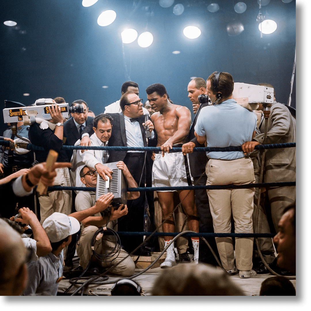Neil Leifer. Homage to Ali. âAli Victorious, Ali vs. Liston II, 1965â&#x