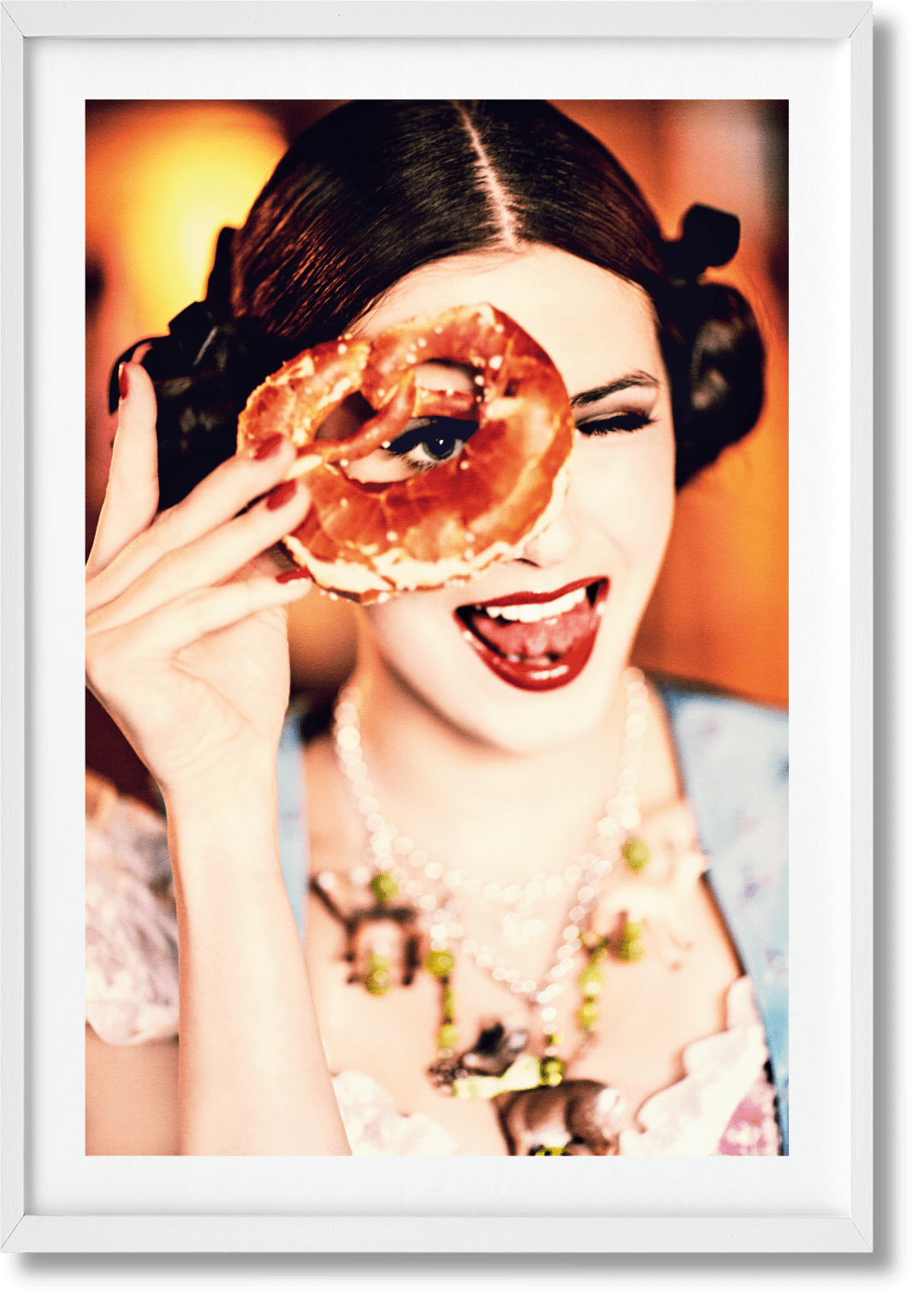 TASCHEN ELLEN VON UNWERTH. HEIMAT. ART EDITION NO. 201–300 ‘SPY DEVICE’