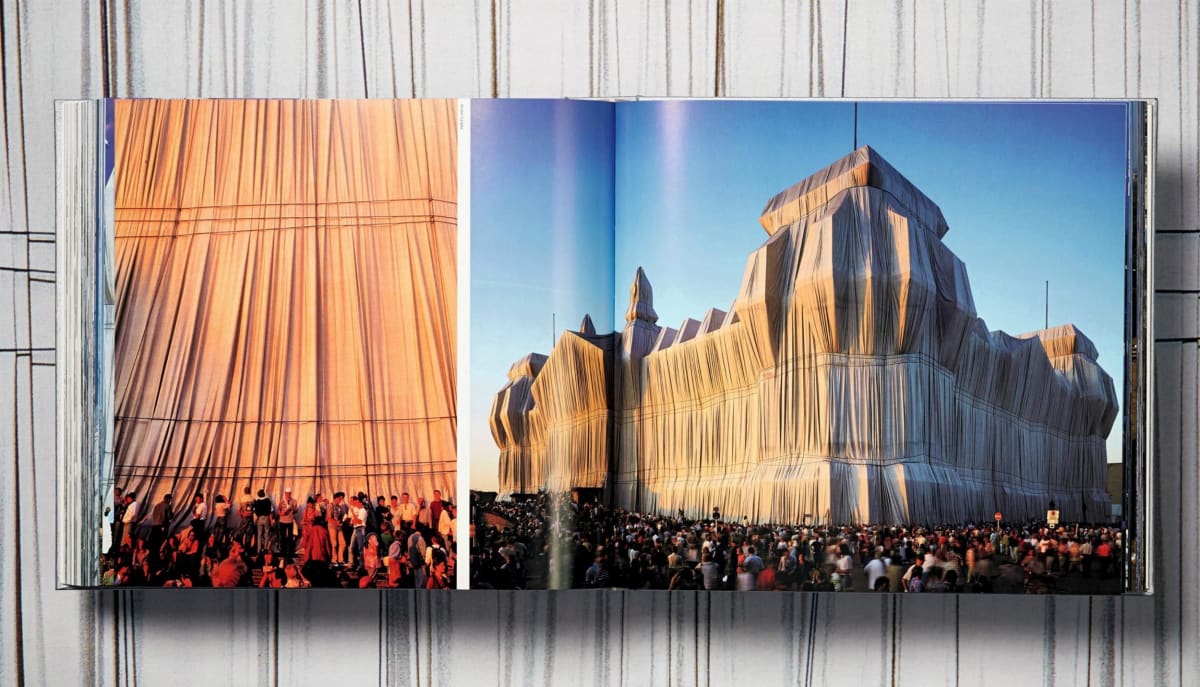 Christo and Jeanne-Claude. Wrapped Reichstag. Berlin 1971–1995