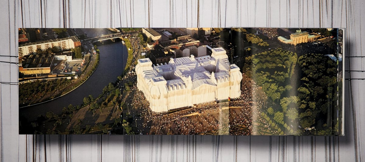 Christo and Jeanne-Claude. Wrapped Reichstag. Berlin 1971–1995