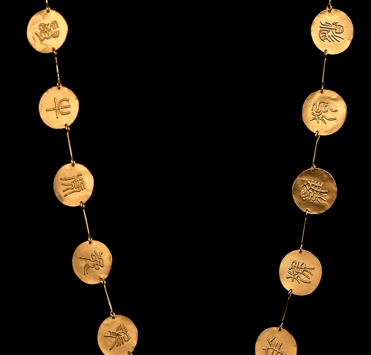 Ai Weiwei. Zodiac Charms Necklace. Art Edition - Imagen 1 de 13