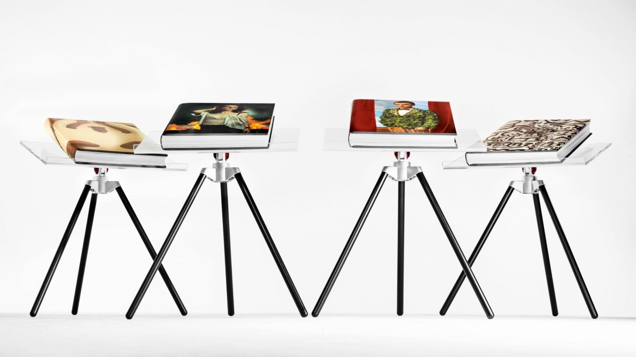 Annie Leibovitz - Image 1 of 17