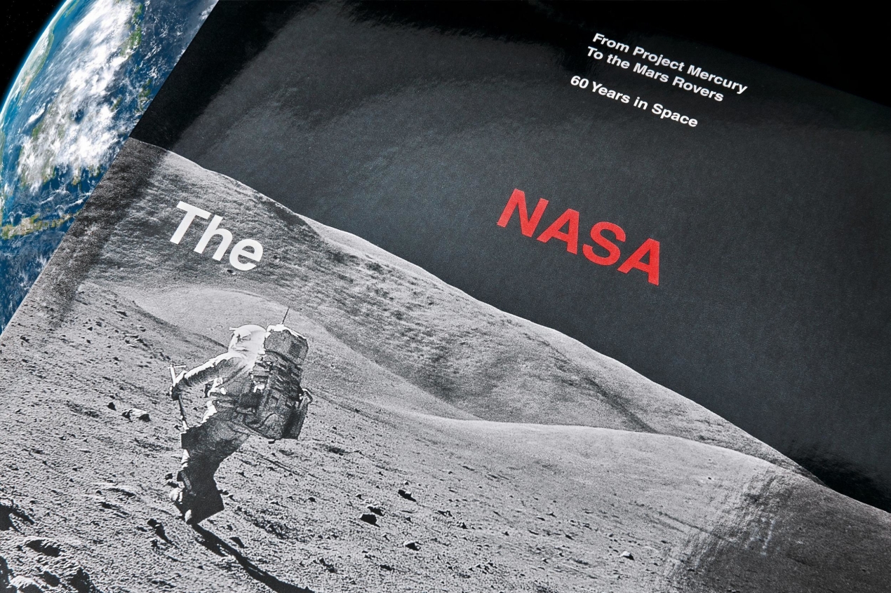The NASA Archives. 60 Years in Space - Image 29 de 29