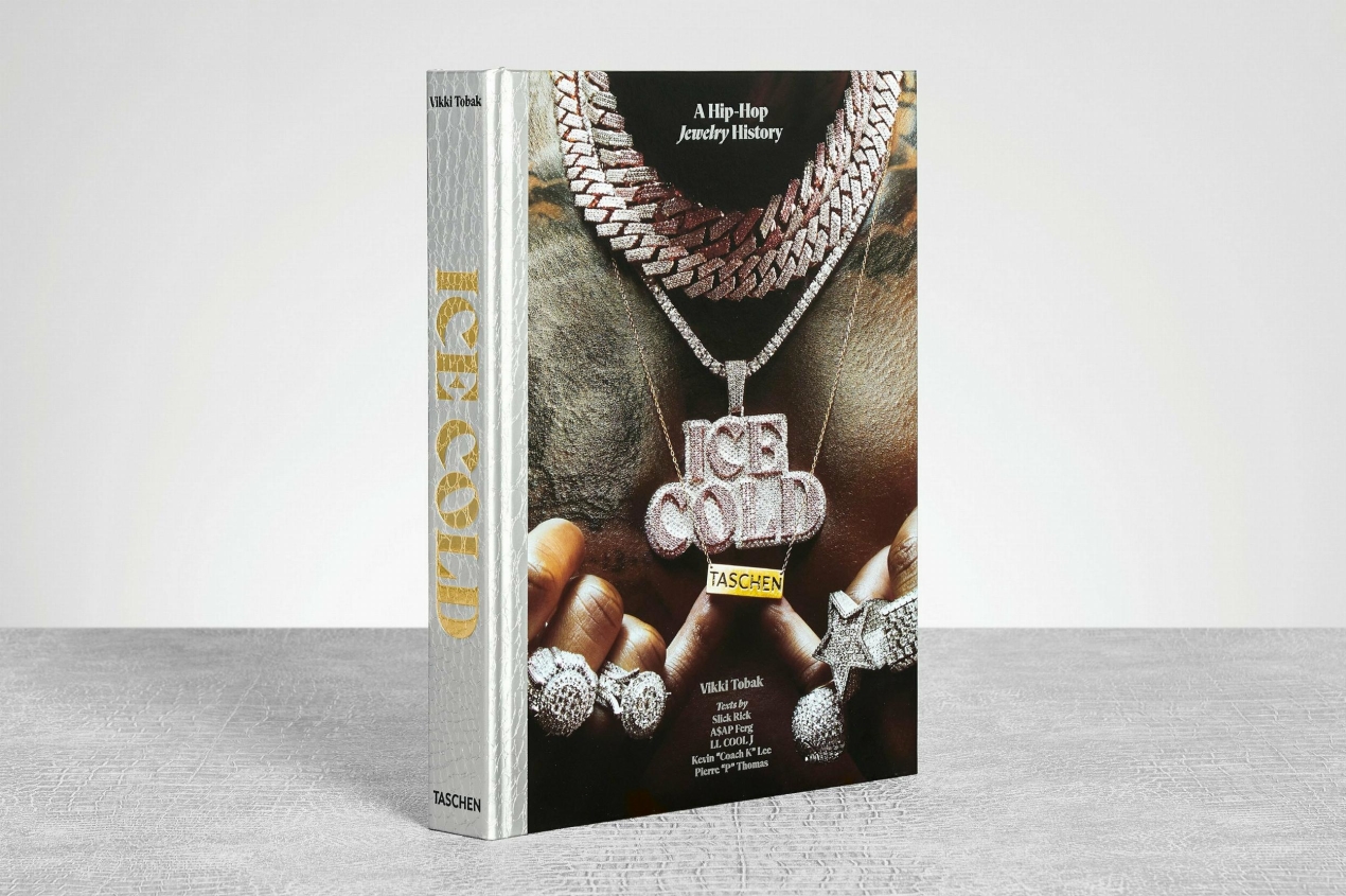 Ice Cold. A Hip-Hop Jewelry History - Image 1 de 23