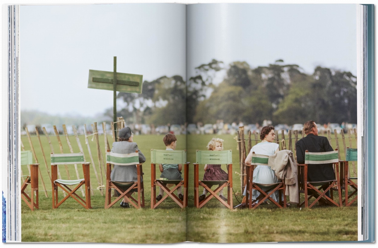 Her Majesty. A Photographic History 1926–2022 - Bild 10 von 16