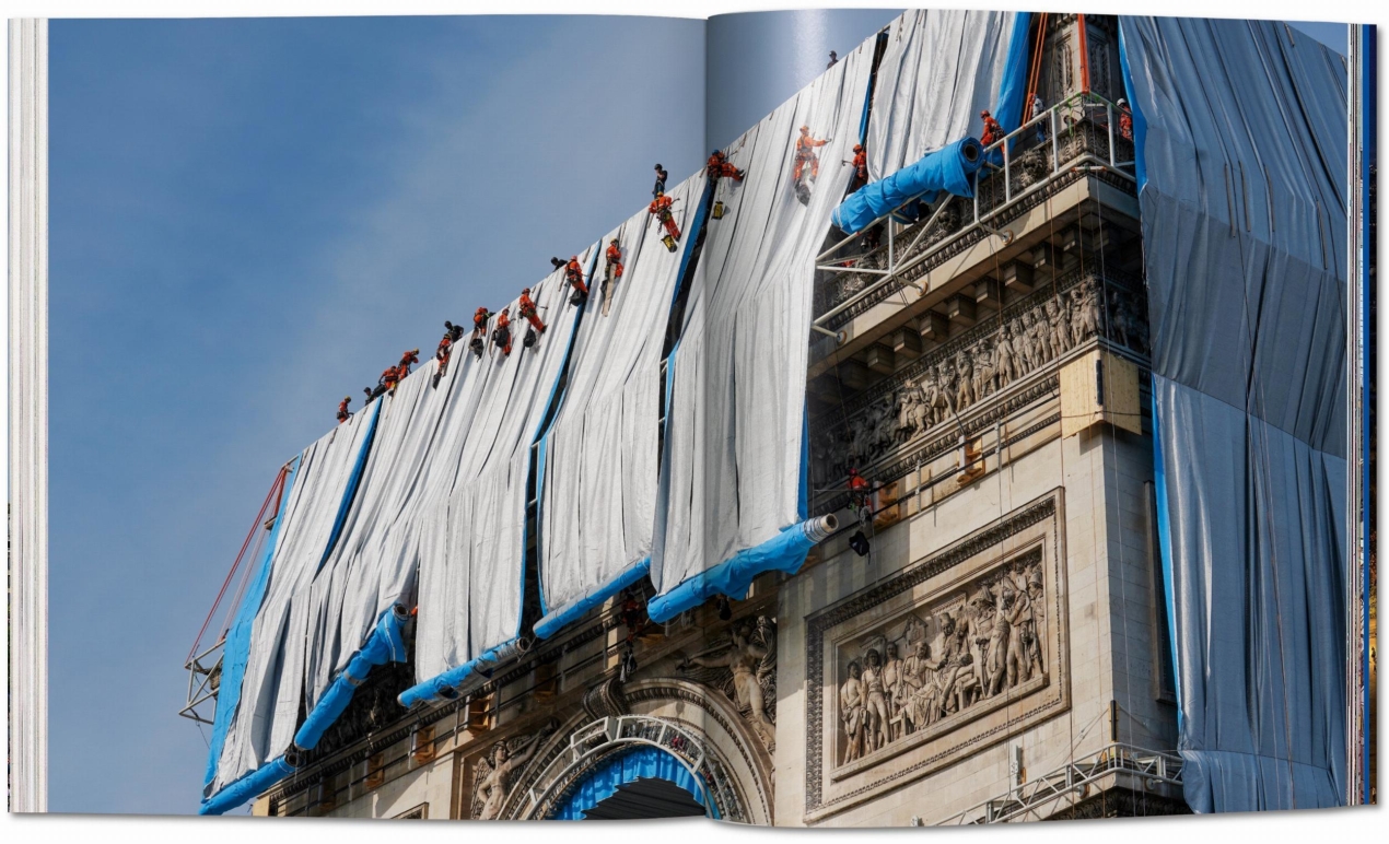 Christo and Jeanne-Claude. L’Arc de Triomphe, Wrapped - Immagine 6 di 10