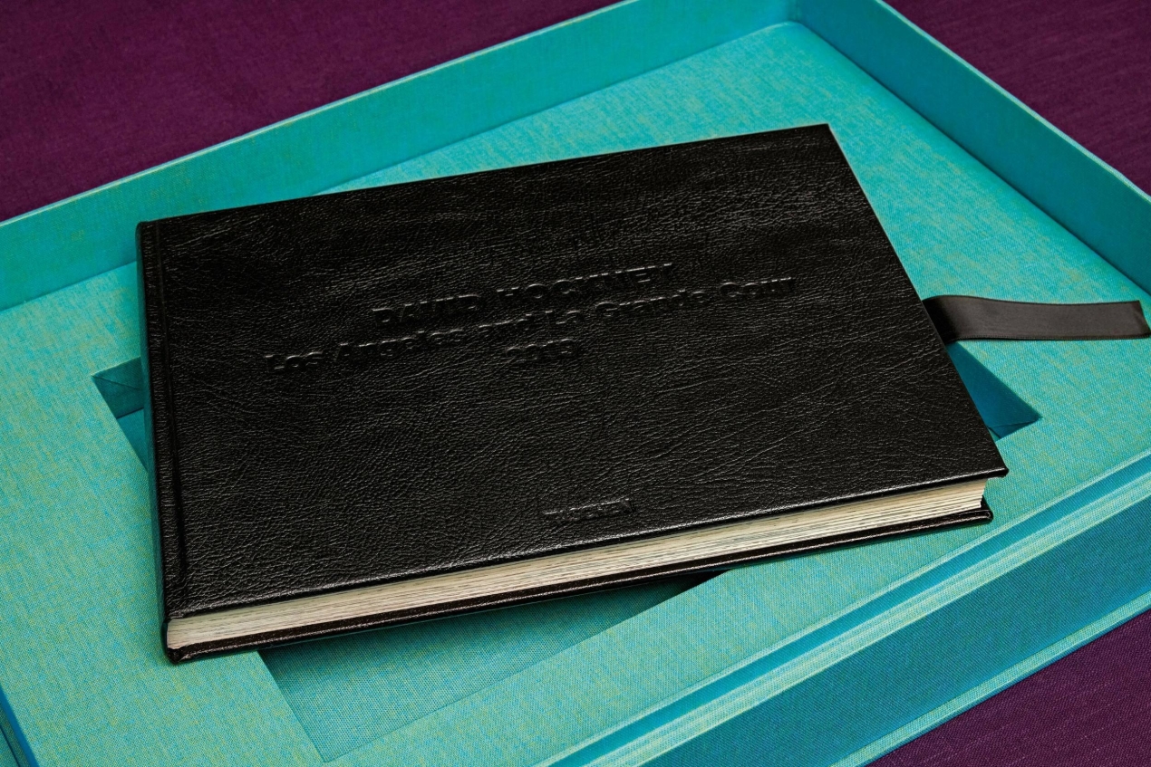 David Hockney. 220 for 2020. Art Edition No. 301–400 ‘My Second Drawing of Beuvron-en-Auge’ - Image 6 de 45