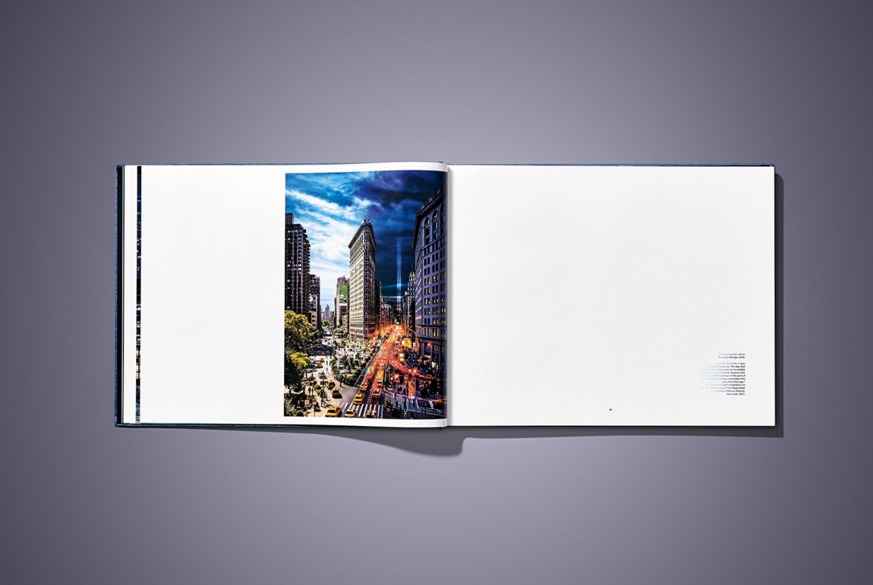 Stephen Wilkes. Day to Night. Art Edition A, 'Brooklyn Bridge, New York City, 2016' - Immagine 4 di 18