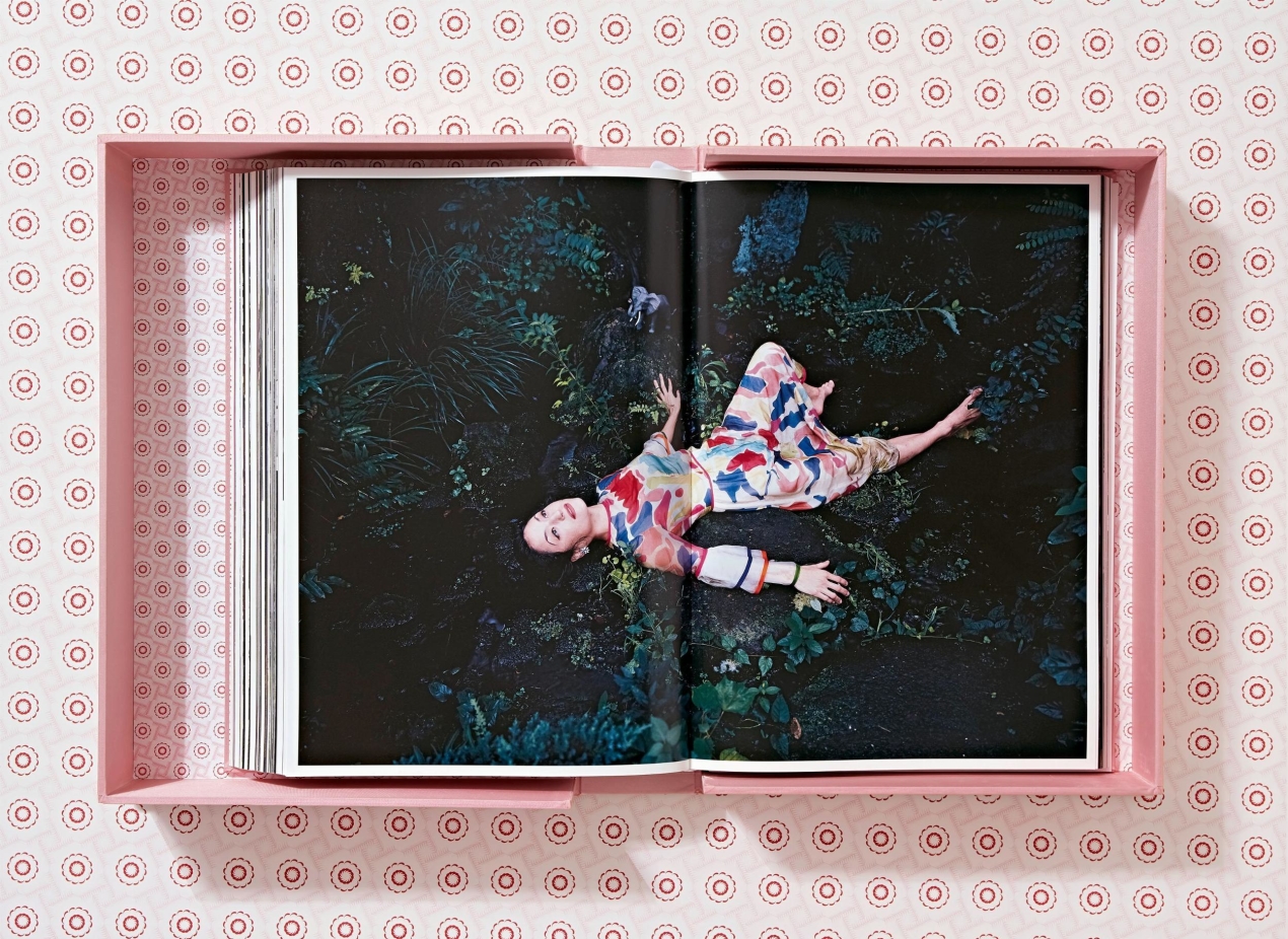 Araki - Image 11 of 16