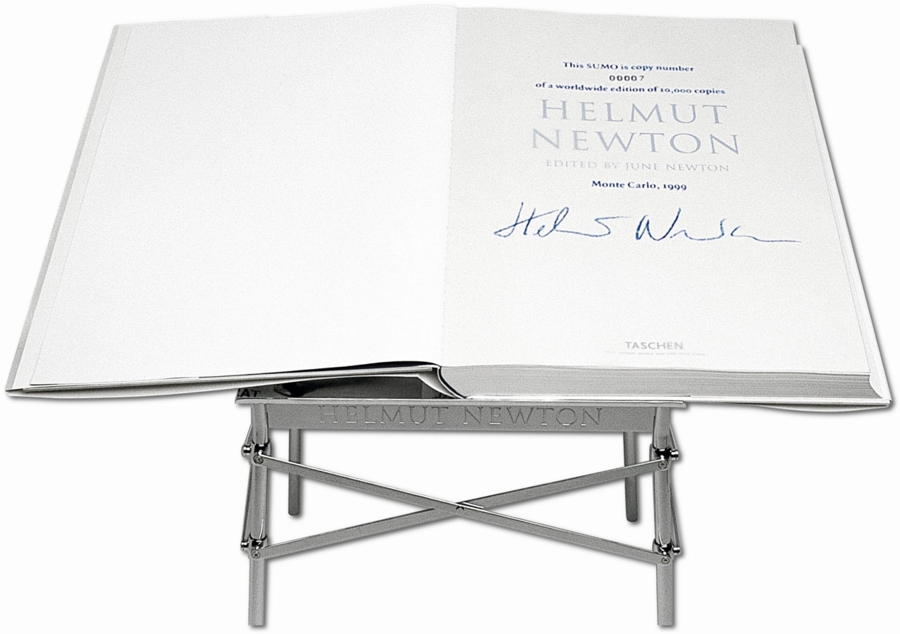 Helmut Newton’s SUMO - Bild 14 von 15