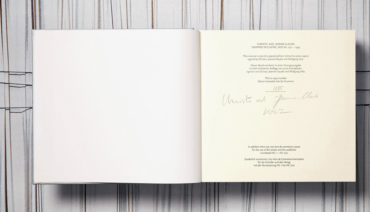 Christo and Jeanne-Claude. Wrapped Reichstag. Berlin 1971–1995 - Imagen 2 de 19