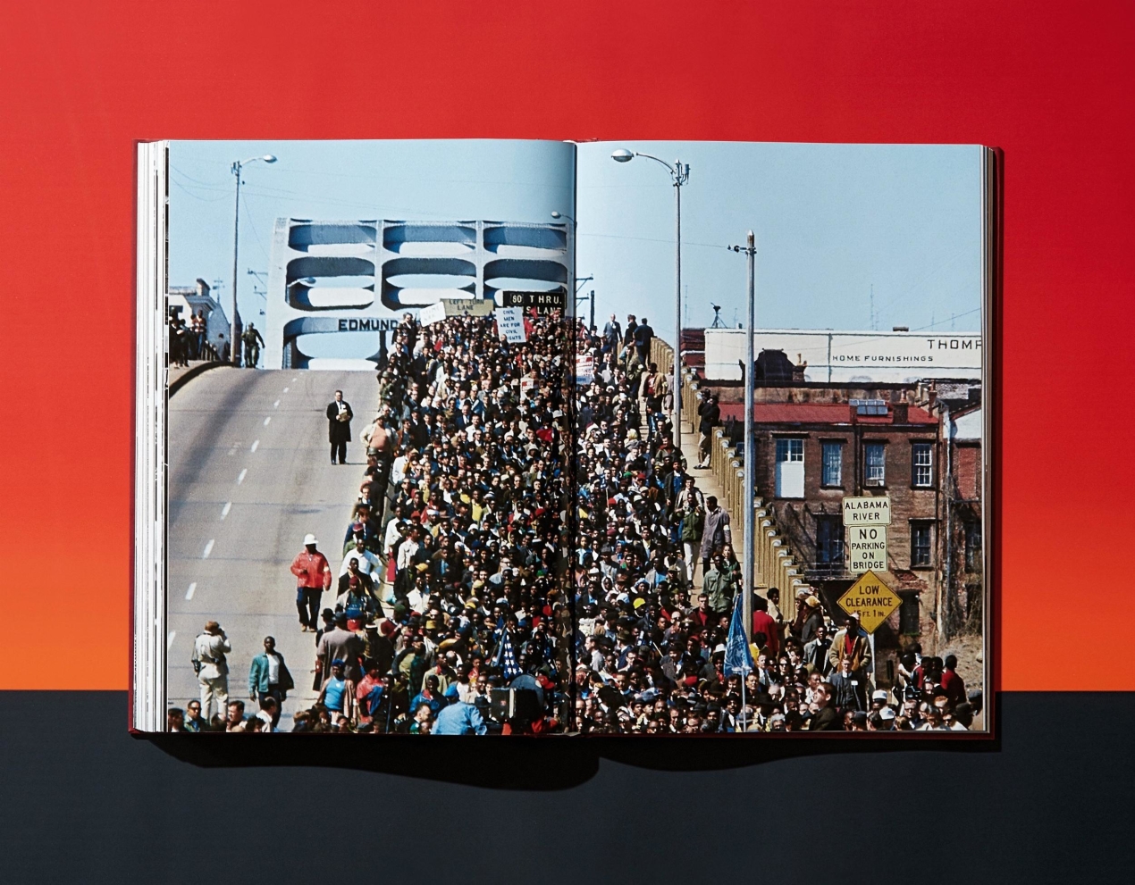 James Baldwin. The Fire Next Time, Art Edition No. 1–50, Steve Schapiro ‘Martin Luther King Jr.’ - Bild 16 von 20