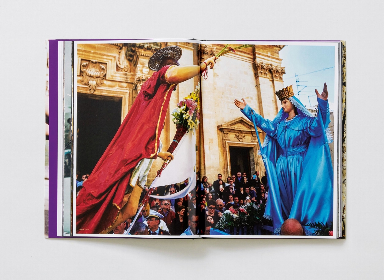 Mario Testino. Ciao, Art Edition No. 1-100 'Amalfi, 2002' - Image 10 of 19