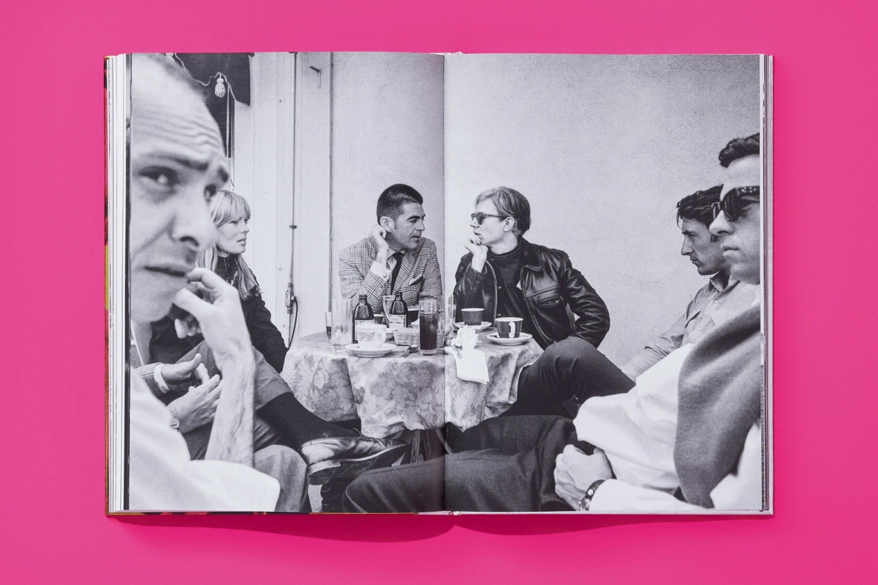 Steve Schapiro. Andy Warhol and Friends. Art Edition No. 1–50 ‘Andy Warhol at the Castle, Los Angeles, 1966’ - Immagine 15 di 19