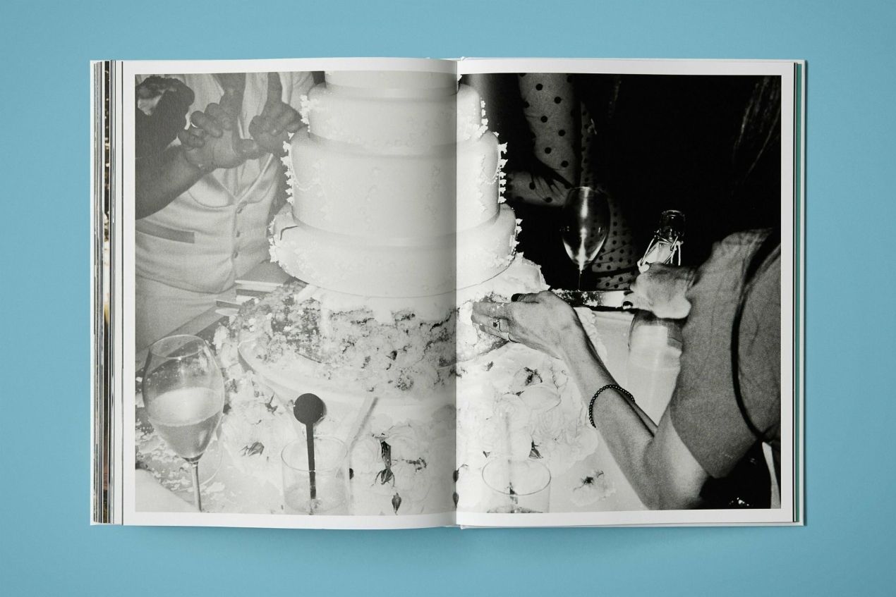 Mario Testino. I Love You, Art Edition No. 1-100 - Image 15 de 17