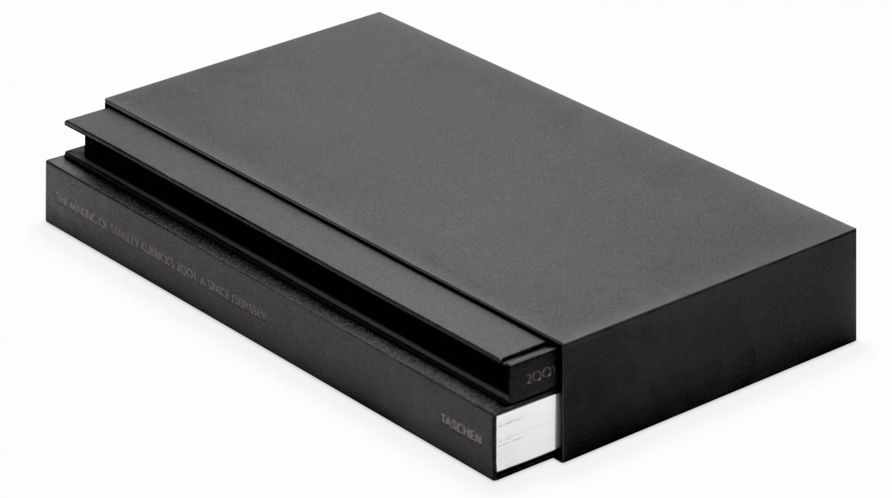 The Making of Stanley Kubrick’s 2001, Art Edition No. 251–500 ‘Revolving camera and control panel’ - Image 5 de 28