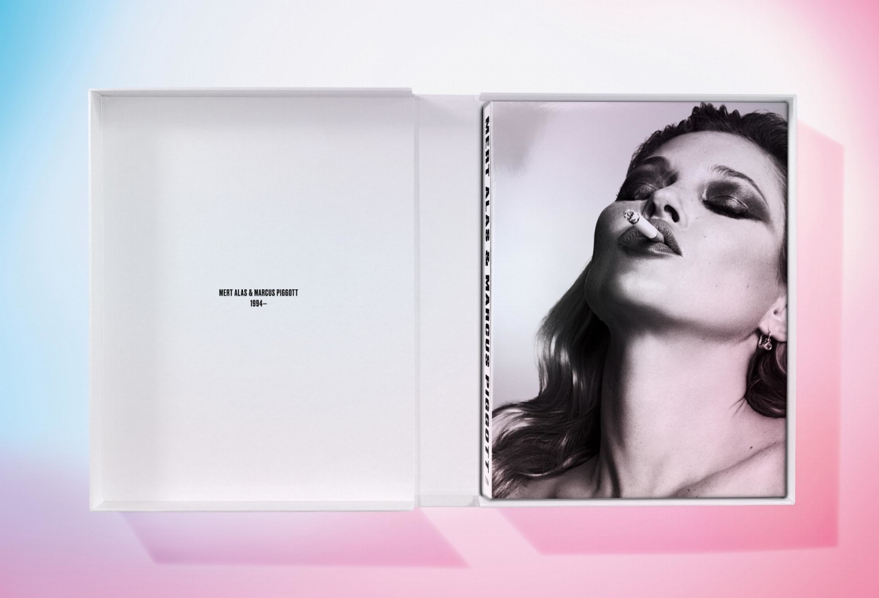 Mert Alas and Marcus Piggott. Art Edition No. 126–250 ‘Kate Moss’ - Bild 4 von 4