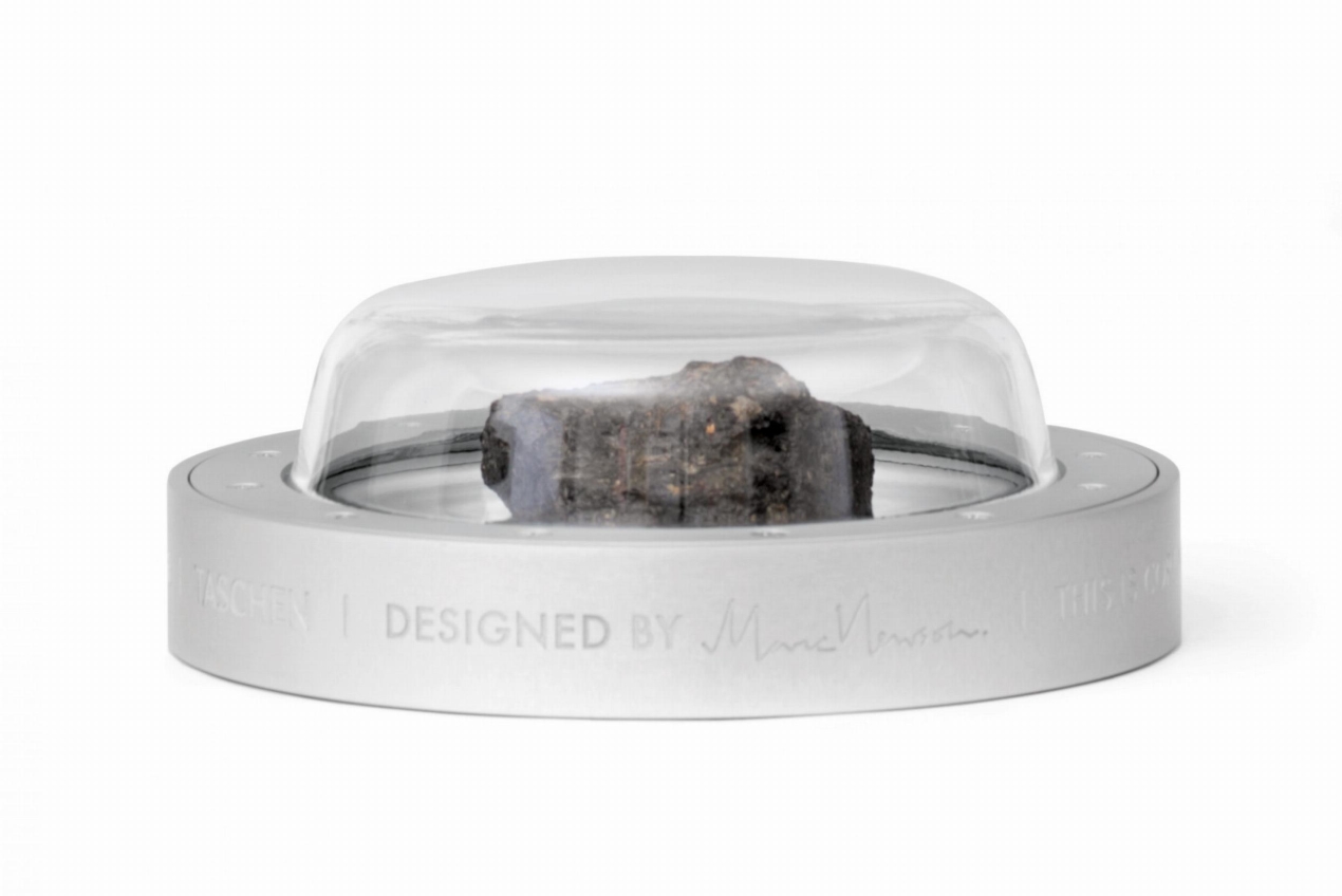 Norman Mailer, Marc Newson. MoonFire, Lunar Rock Edition No. 1,968 ‘NWA 4936’ - Bild 19 von 25