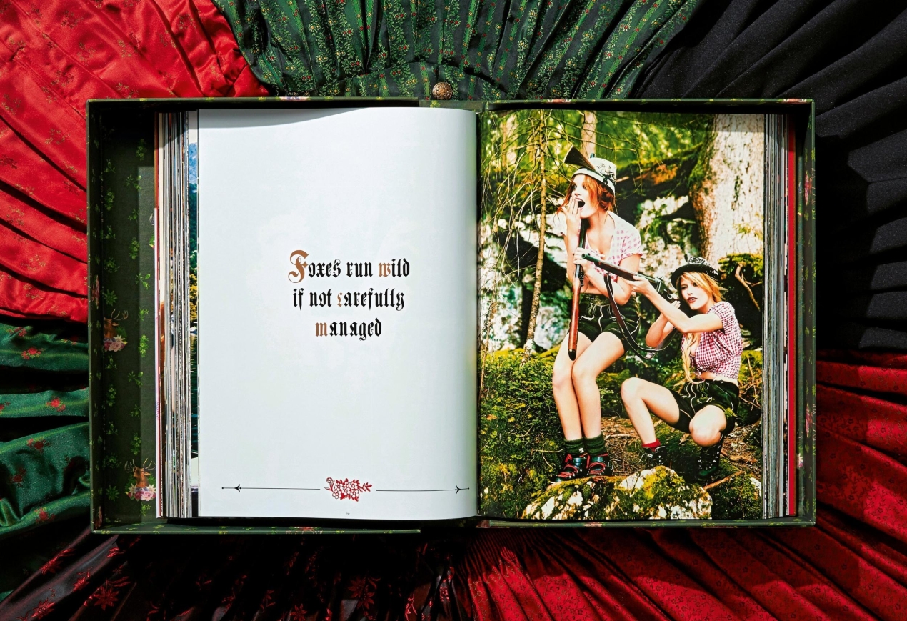 Ellen von Unwerth. Heimat. Art Edition No. 1–100 ‘Tête-à-tête’ - Bild 14 von 22