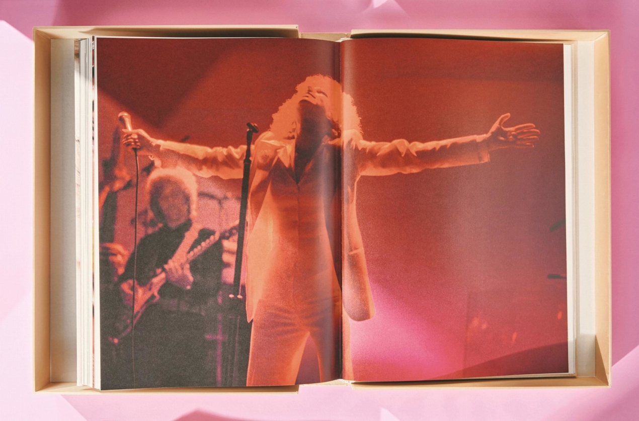 Barbra Streisand, Art Edition No. 1–100, Steve Schapiro ‘Barbra for Harper’s Bazaar’ - Image 13 of 13