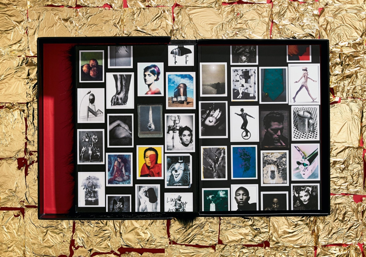 Albert Watson. Kaos - Image 8 of 21