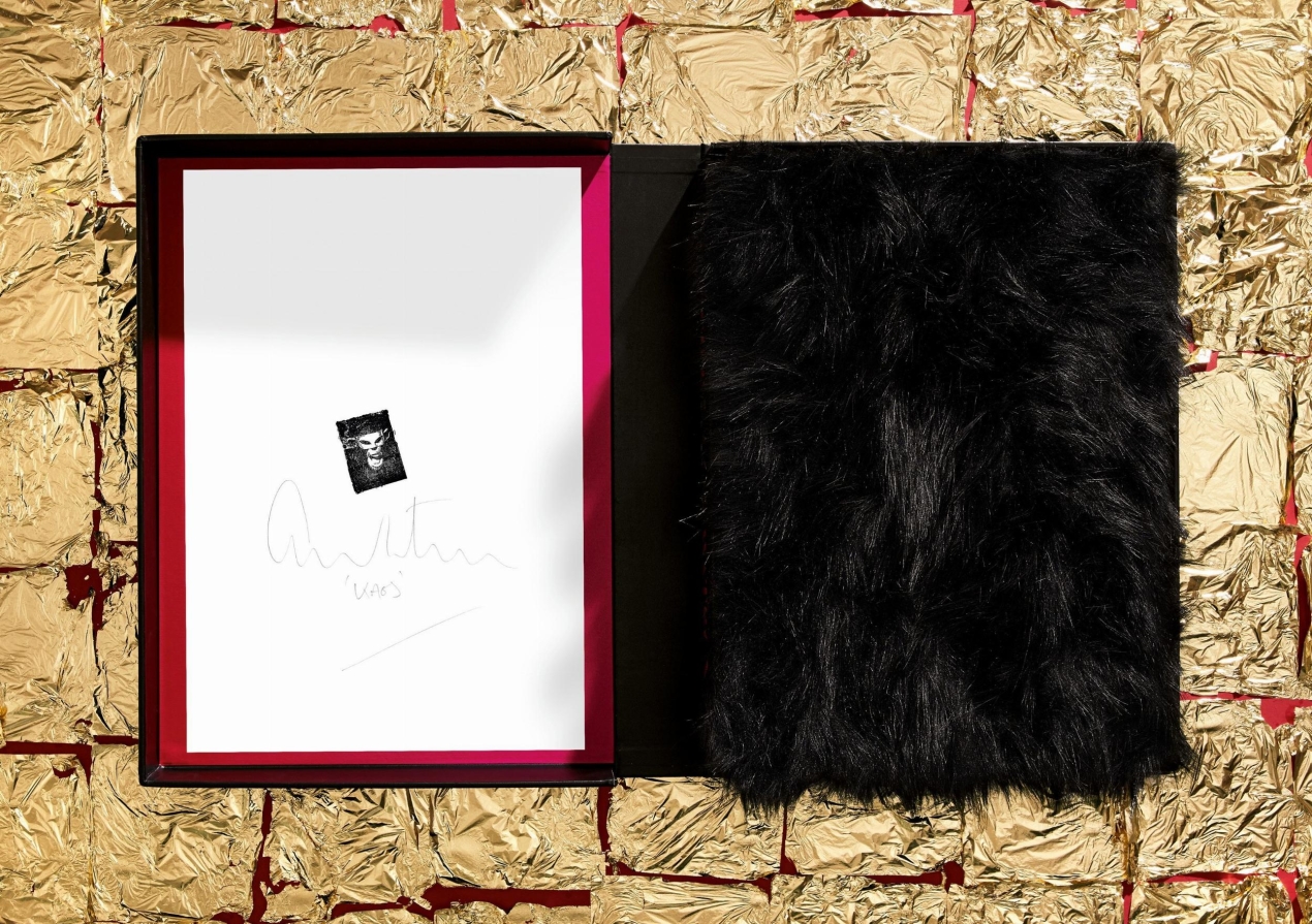 Albert Watson. Kaos, Art Edition No. 151–200 ‘Kate Moss, Marrakech, 1993’ - Image 2 de 22