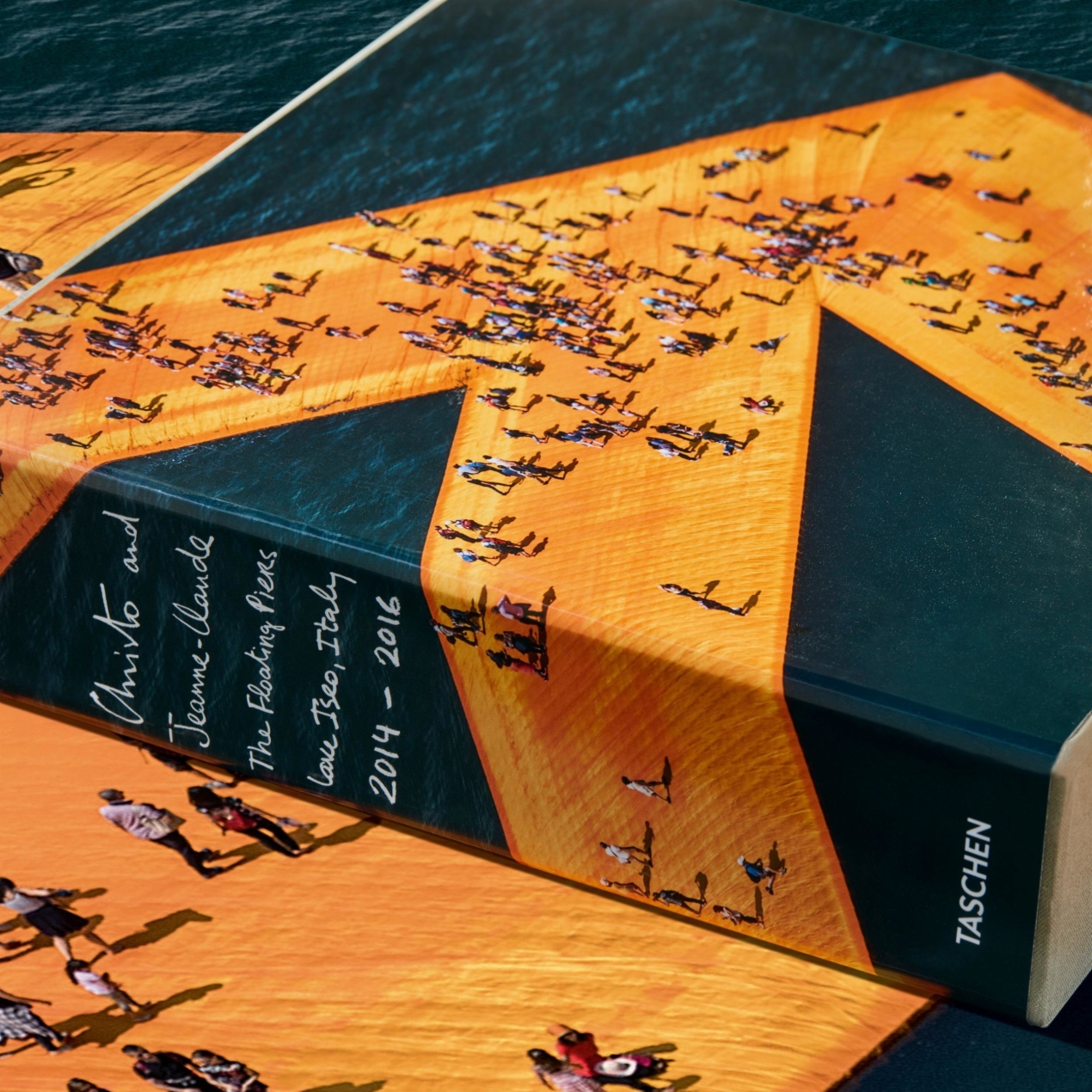 Christo and Jeanne-Claude. The Floating Piers - Image 3 de 16