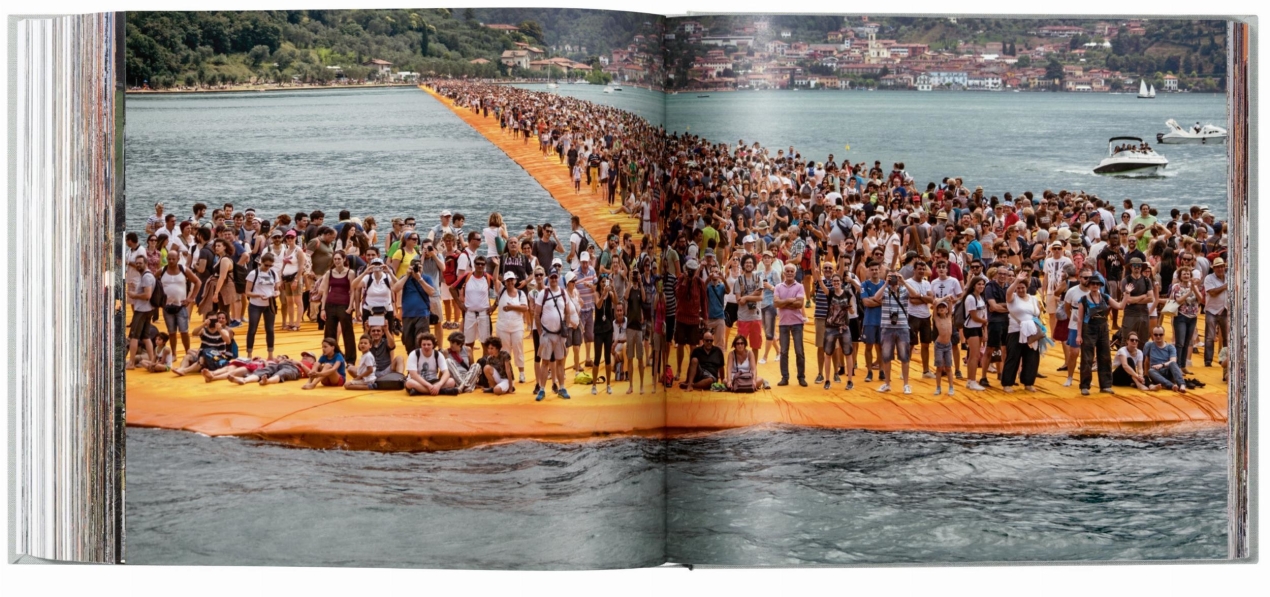 Christo and Jeanne-Claude. The Floating Piers - Image 9 de 16