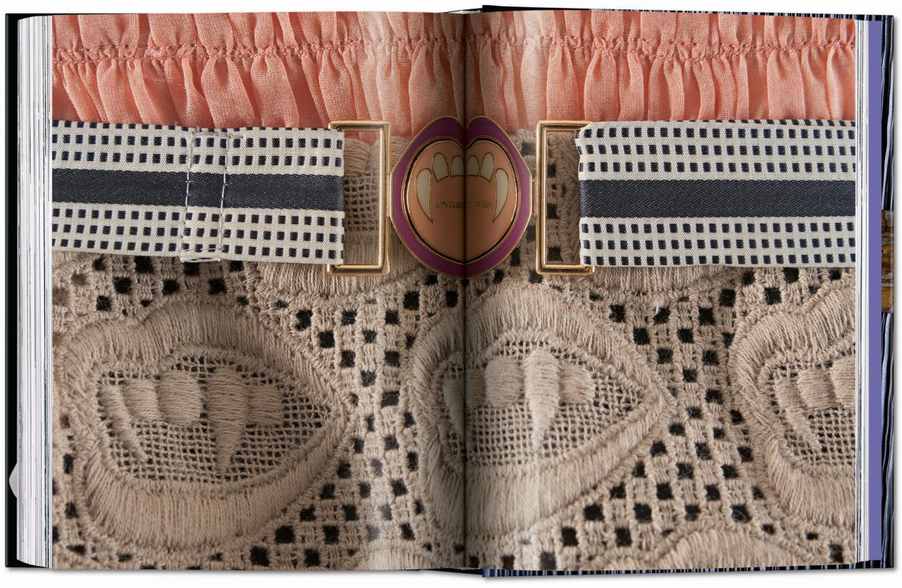 Diseñadores de moda A–Z. 45th Ed. - Imagen 8 de 9