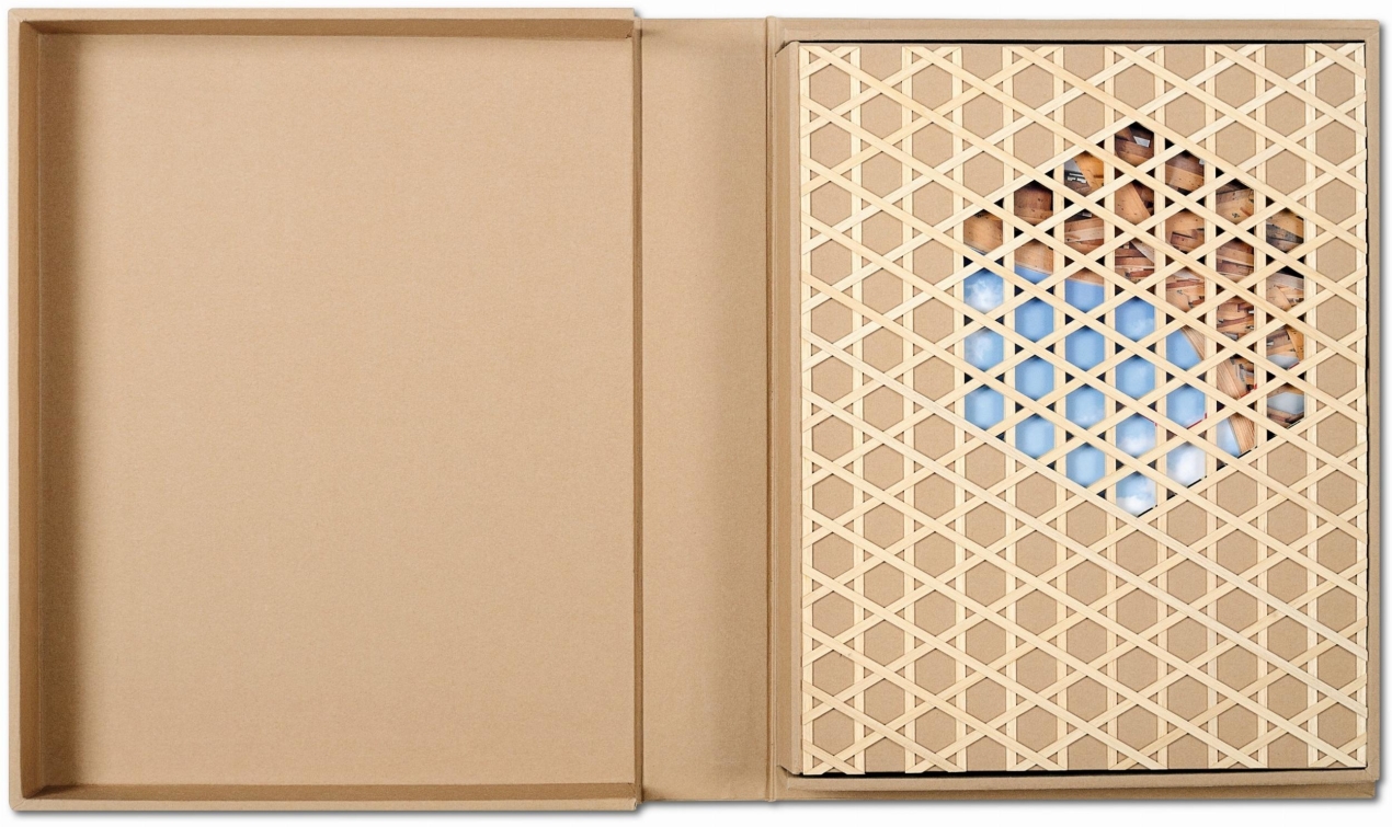 Shigeru Ban. Complete Works 1985-2010. Art Edition - Image 2 of 13