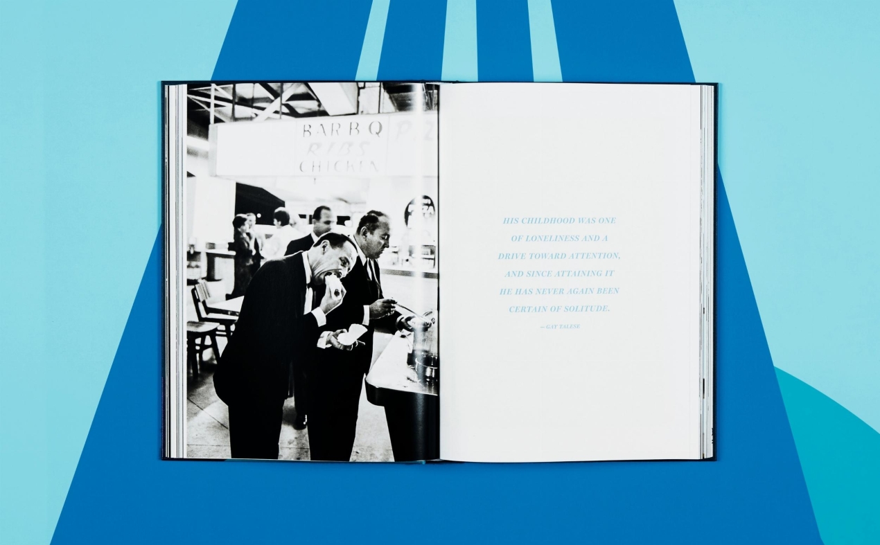 Gay Talese. Frank Sinatra Has a Cold. Photographs by Phil Stern - Imagen 9 de 14