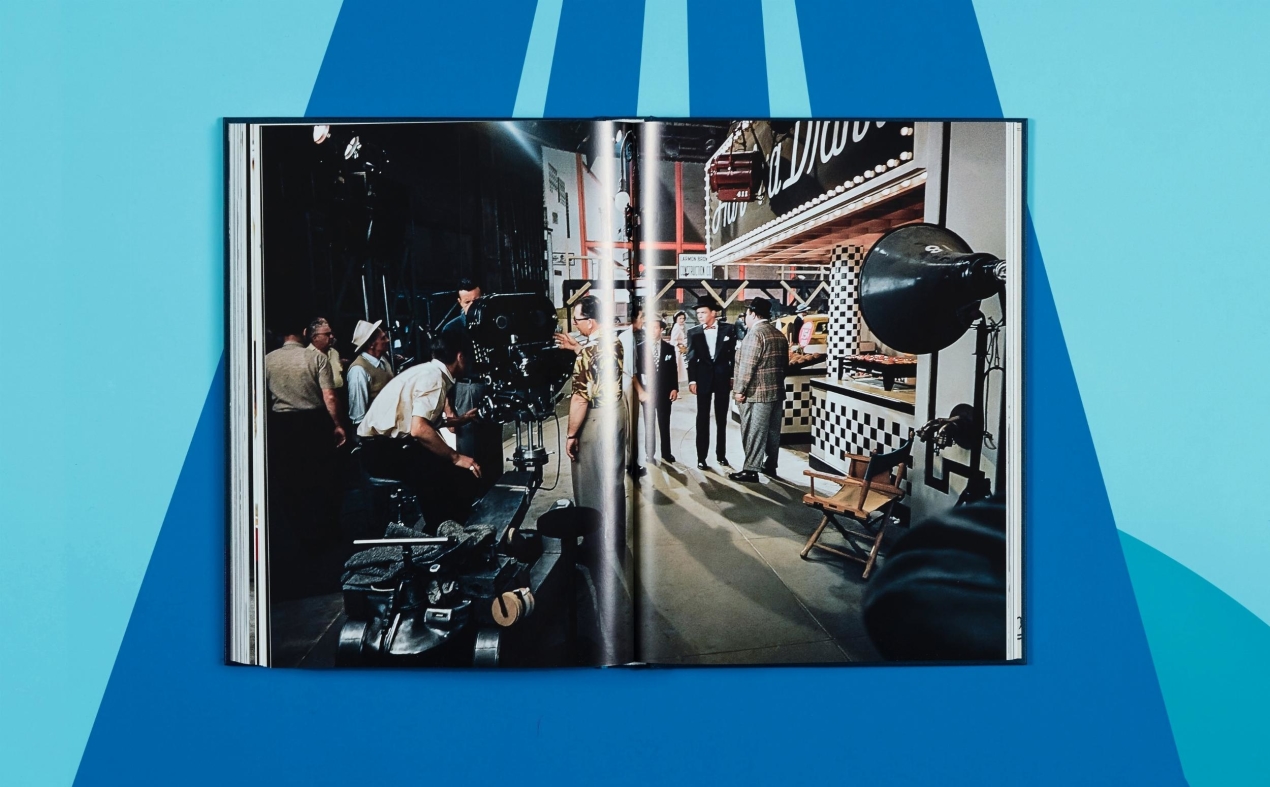 Gay Talese. Frank Sinatra Has a Cold. Photographs by Phil Stern - Imagen 14 de 14