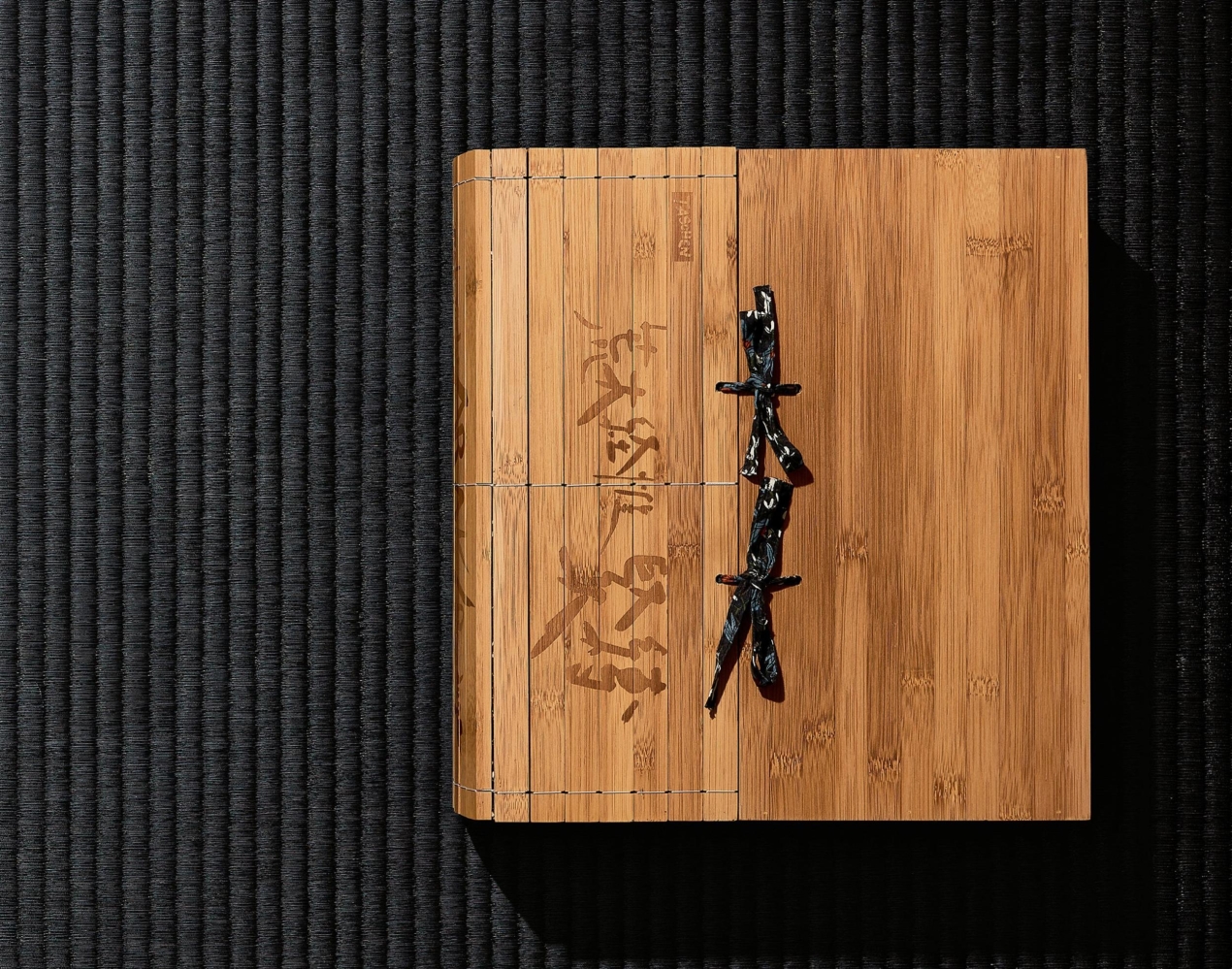 Nobuyoshi Araki. Bondage - Bild 3 von 27