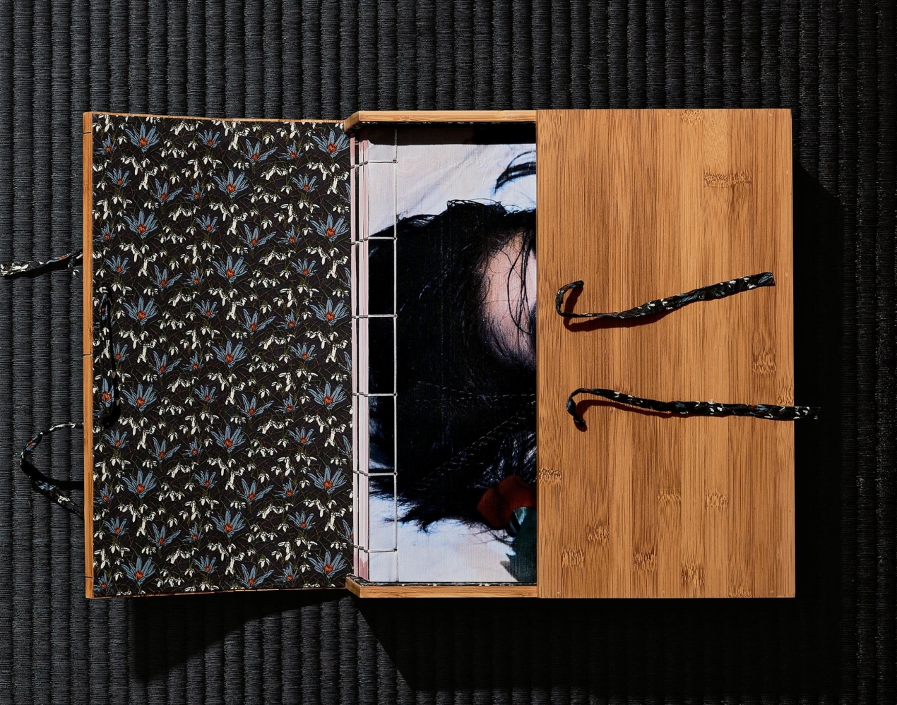 Nobuyoshi Araki. Bondage - Bild 4 von 27