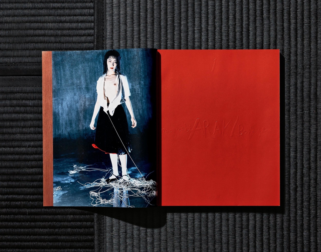 Nobuyoshi Araki. Bondage - Bild 7 von 27