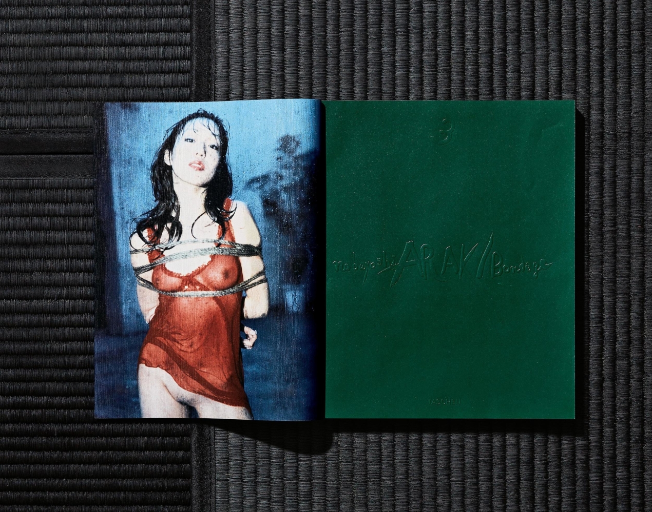 Nobuyoshi Araki. Bondage - Bild 16 von 27