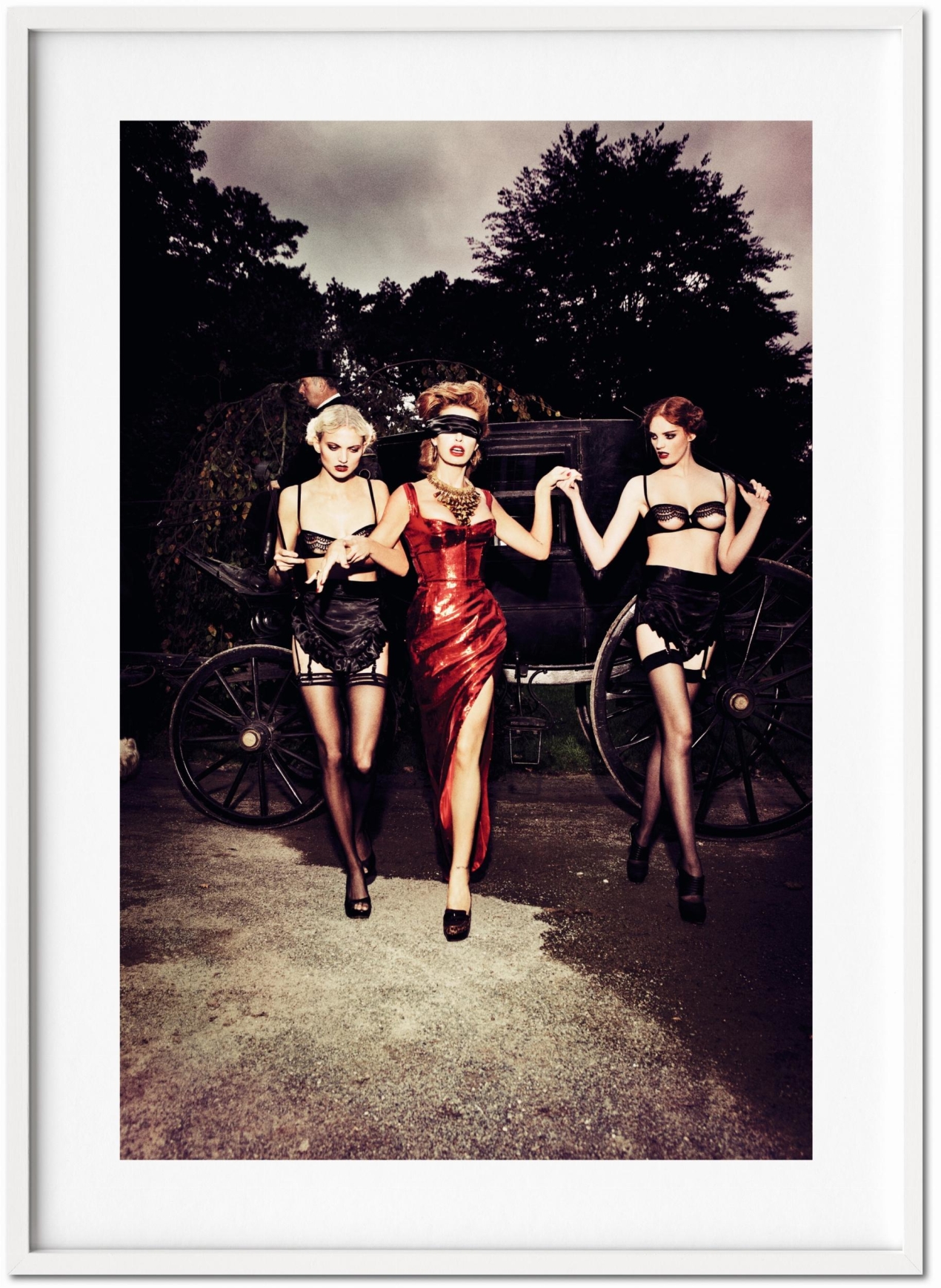 Ellen von Unwerth. The Story of Olga. Art Edition No. 1–125 ‘Servants’ - Bild 2 von 16