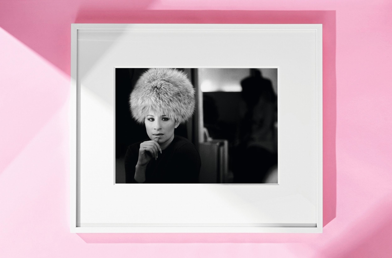 Barbra Streisand, Art Edition No. 101–200, Lawrence Schiller ‘Streisand En Route To London’ - Imagen 2 de 13