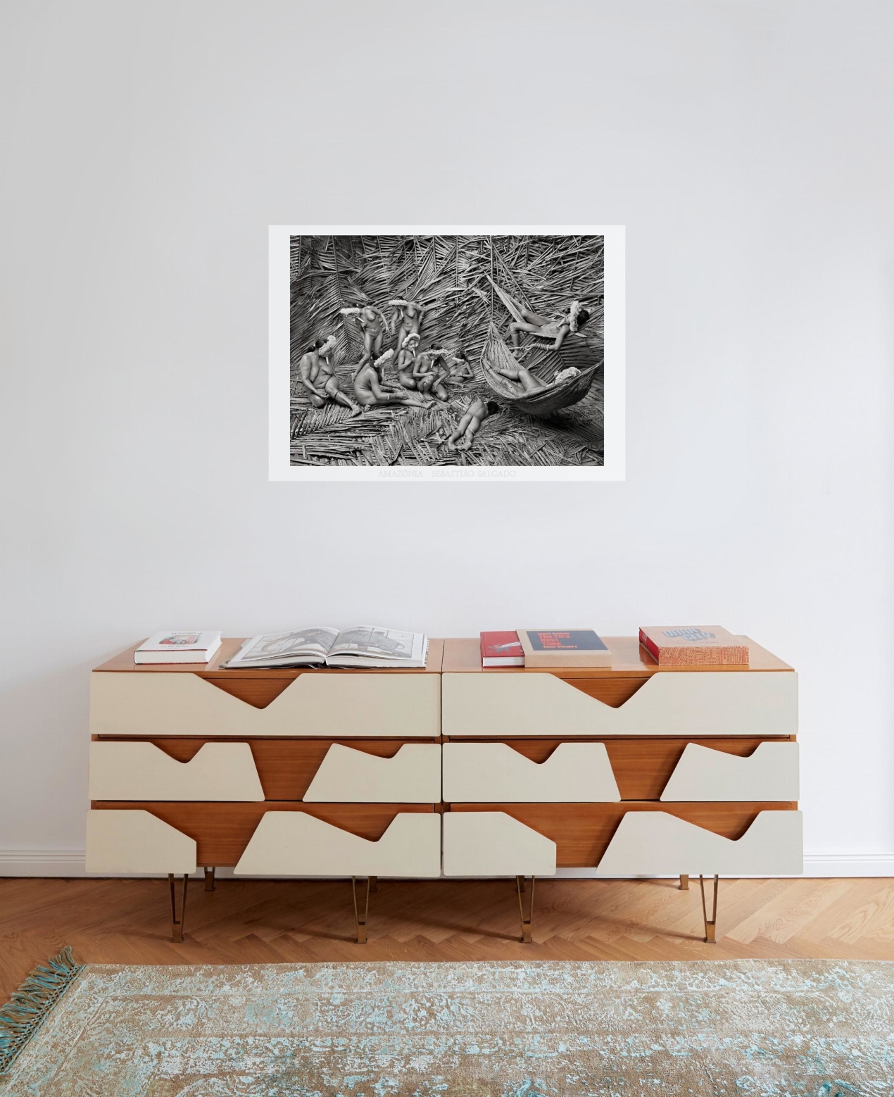 Sebastião Salgado. Amazônia. Poster ‘Zo'e Women’ - Image 2 de 2