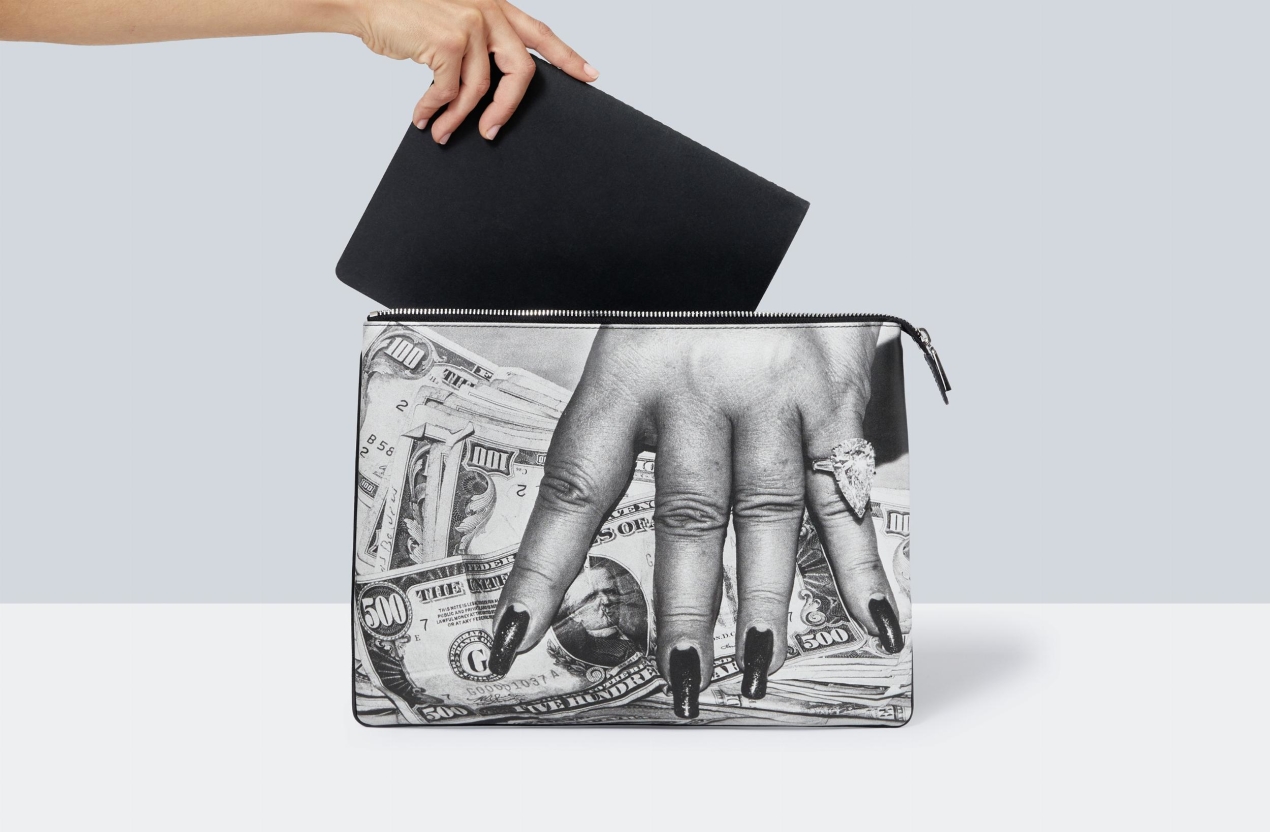 TASCHEN Pouch. Helmut Newton ‘Fat Hand and Dollars’ - Bild 2 von 5