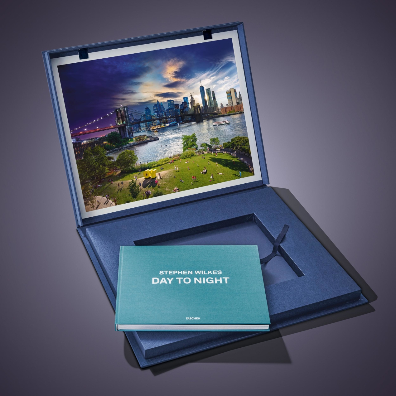 Stephen Wilkes. Day to Night. Art Edition A, 'Brooklyn Bridge, New York City, 2016' - Immagine 2 di 18