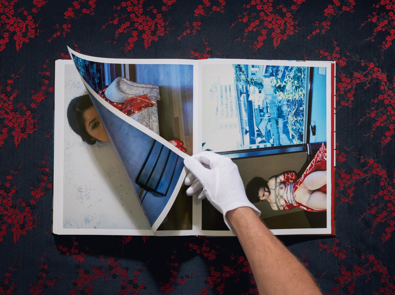 Araki. Bondage - Bild 12 von 12