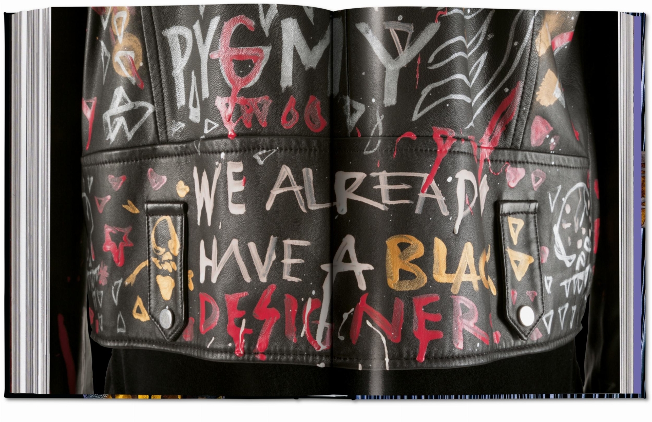 Fashion Designers A–Z. Updated 2020 Edition - Imagen 10 de 12