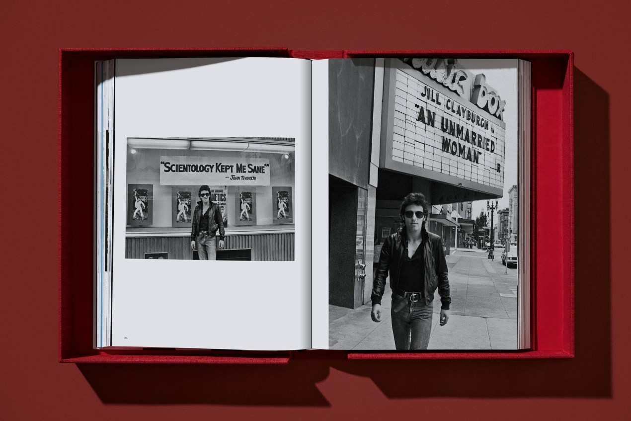 Lynn Goldsmith. Bruce Springsteen & The E Street Band. Art Edition No. 1–100 ‘Bruce, Studio Portrait, 1978’ - Image 14 of 21