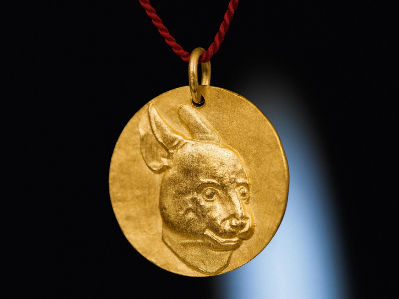 Ai Weiwei. Zodiac Charm ‘Rabbit’ - Image 2 of 6