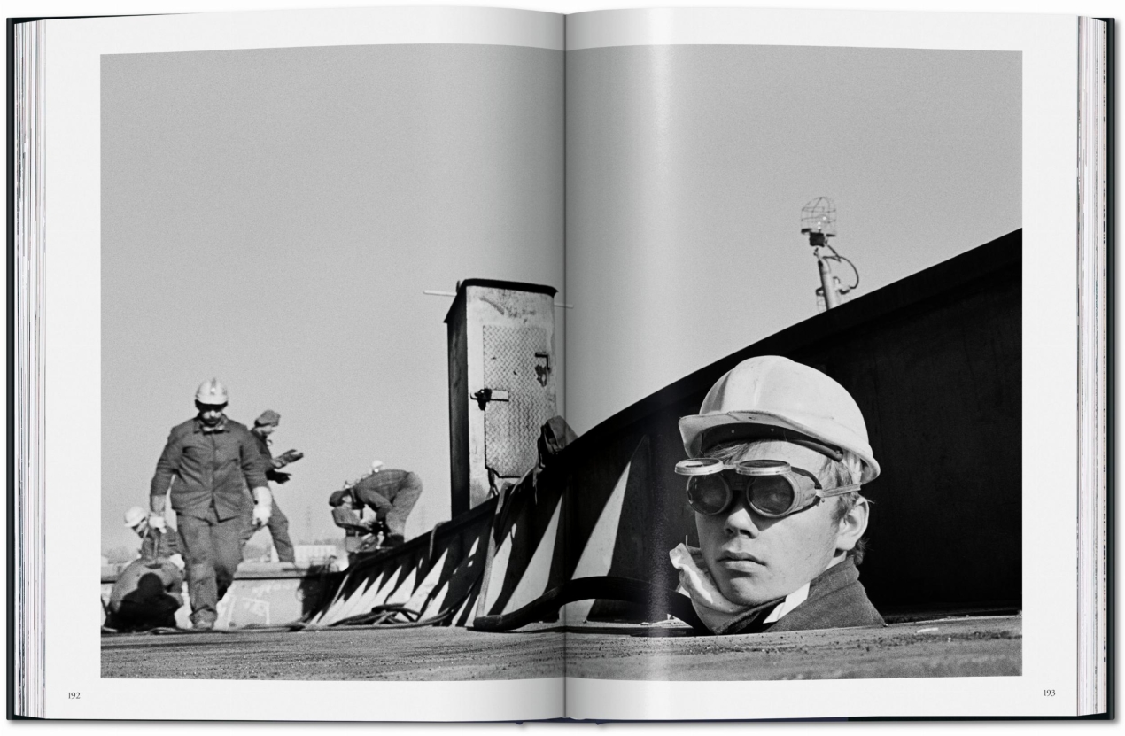 Sebastião Salgado. Workers. An Archaeology of the Industrial Age - Image 8 de 14