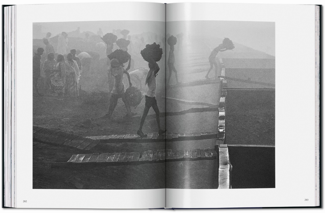 Sebastião Salgado. Workers. An Archaeology of the Industrial Age - Image 12 de 14