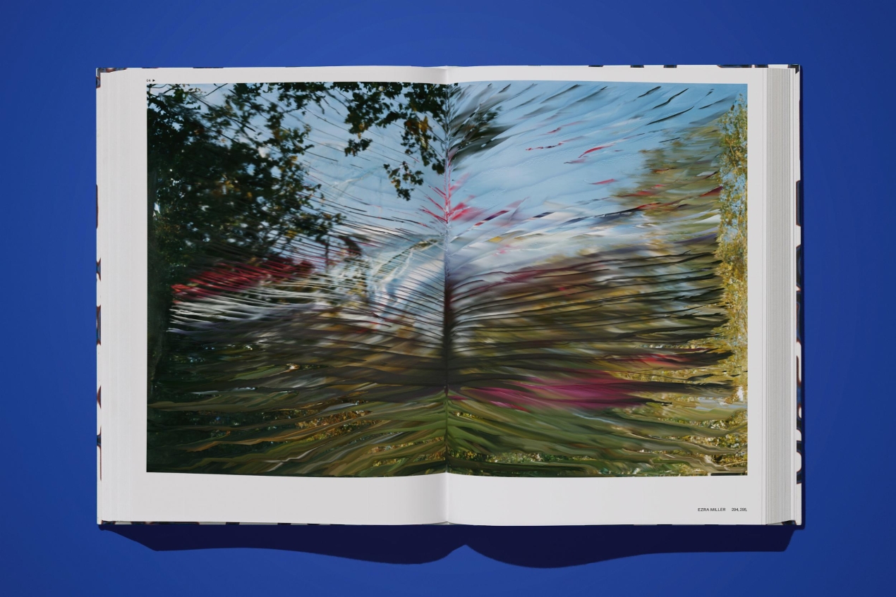 On NFTs. Art Edition No. 1–100, Refik Anadol ‘Machine Hallucinations – Perennial Dreams’ - Bild 23 von 36