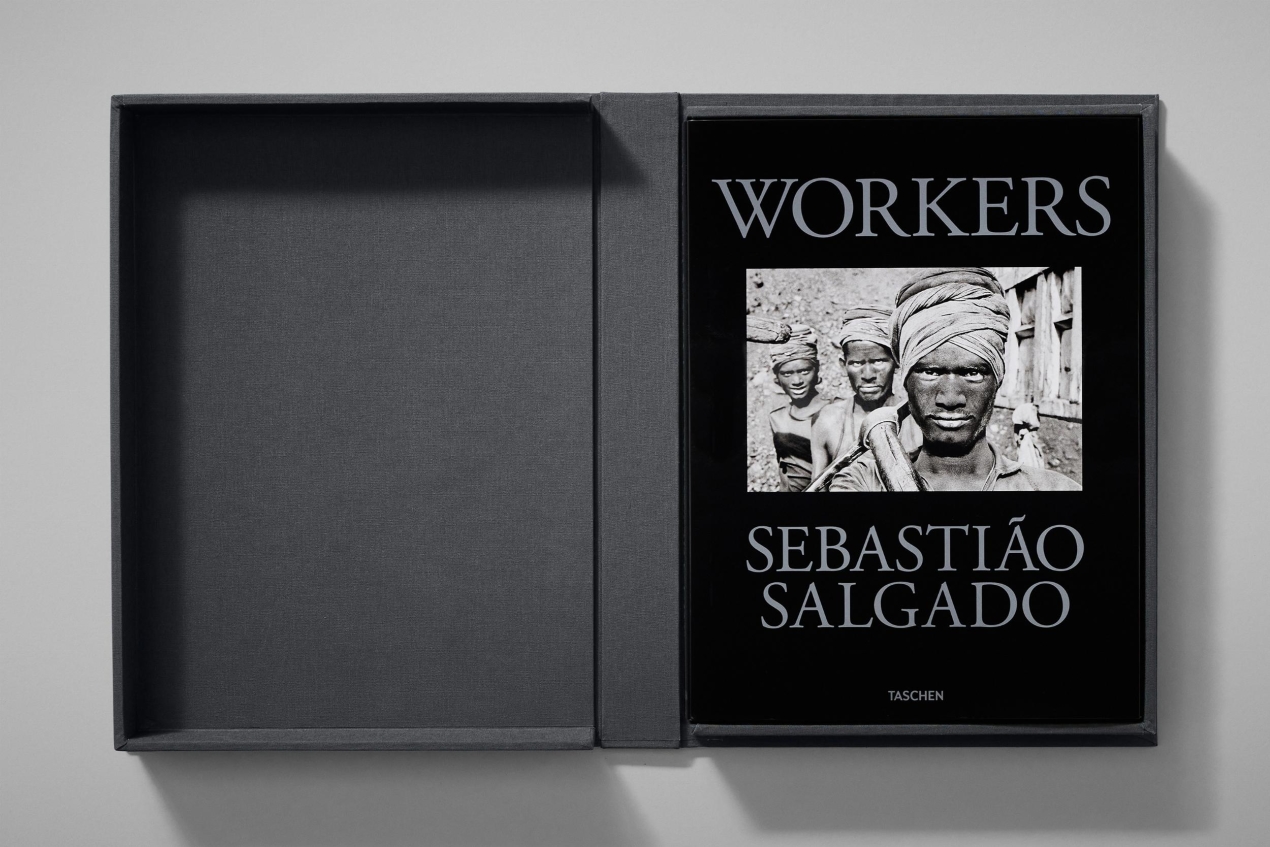 Sebastião Salgado. Workers. Art Edition No. 1–100 ‘Fishermen, Trapani, Italy, 1991’ - Imagen 3 de 18