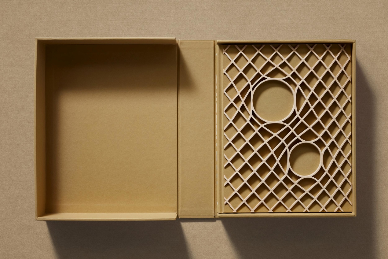 Shigeru Ban. Complete Works 1985–Today. Art Edition ‘Bamboo Gridshell Roof’, 2023 - Bild 7 von 33